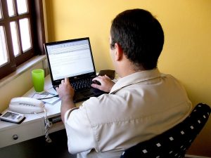 Datorprylar för hemarbete